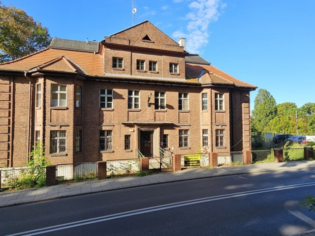 Budynek na hotel, szkołę, internat, akademik